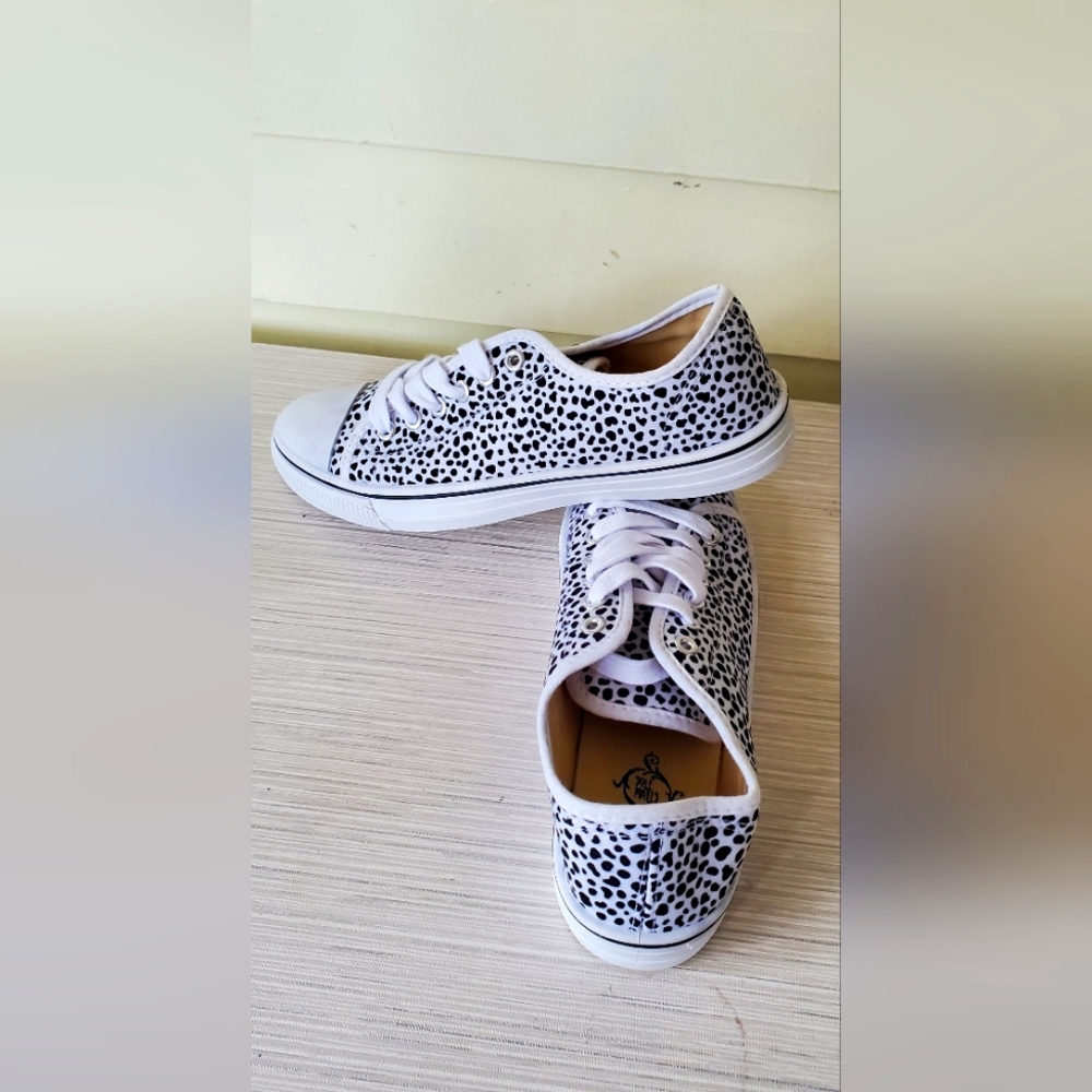 Sole mates animal print sneakers size 7/8